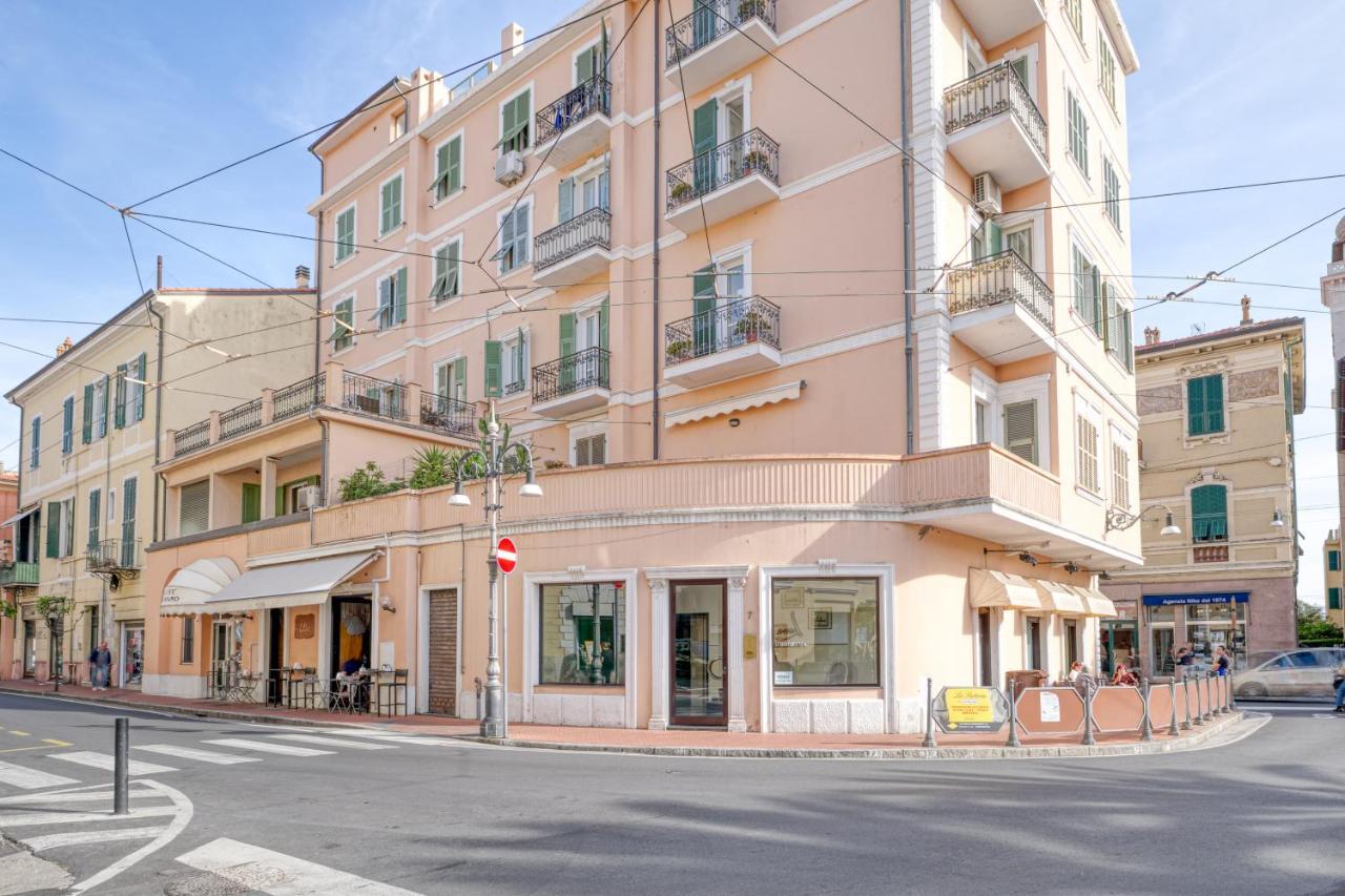 Vivi La Dolce Vita A Due Passi Dal Mare Bordighera Exteriör bild